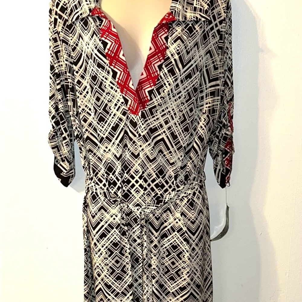 Trendy Black and White Geometric Dress with Red Accents